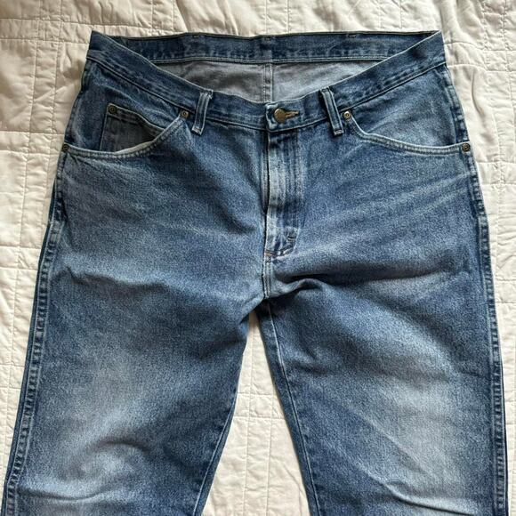 wrangler Straight leg distressed faded jeans sz 38x32 cowboy western workwear - Picture 2 of 8